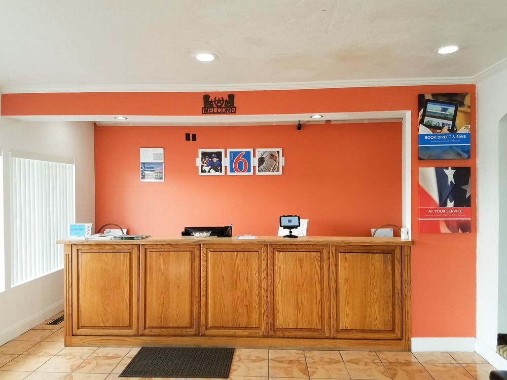 Oyo Townhouse Dodge City Ks Exterior foto